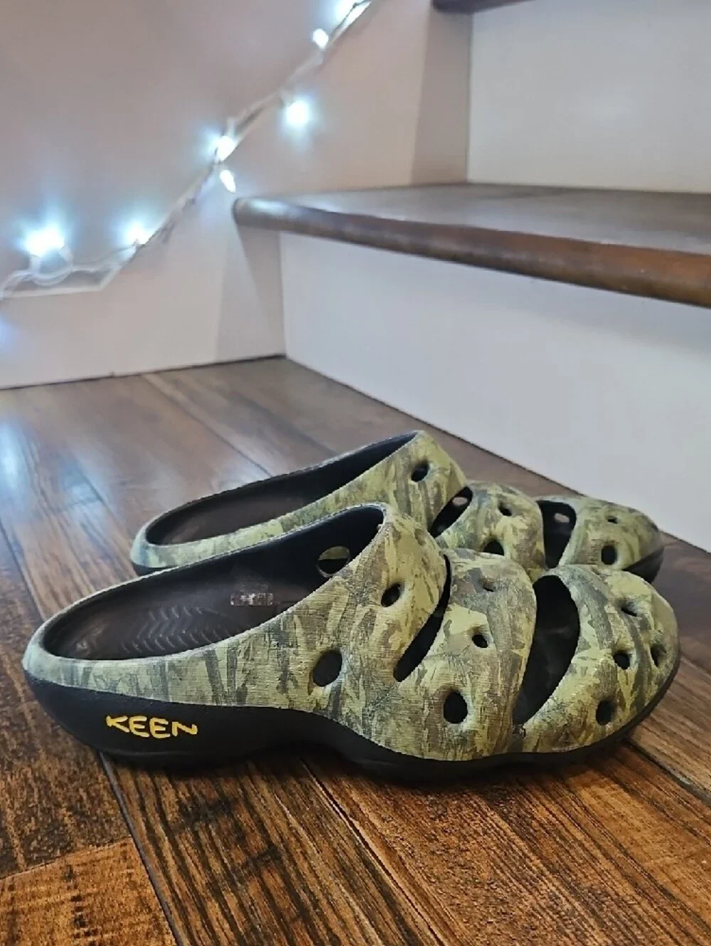Keen Men's Slip-On Clogs in Army Green Camouflage (Sz.8)